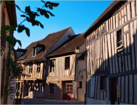 Le Gite Entre Val Et Rose Provins Exteriér fotografie